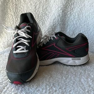 Reebok simply tone run sneakers